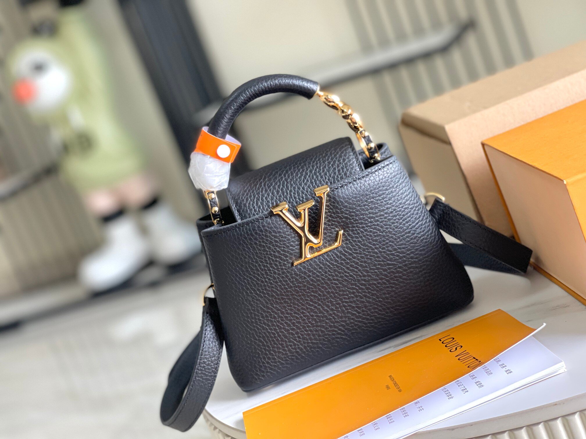 LV M23943 21x14x8