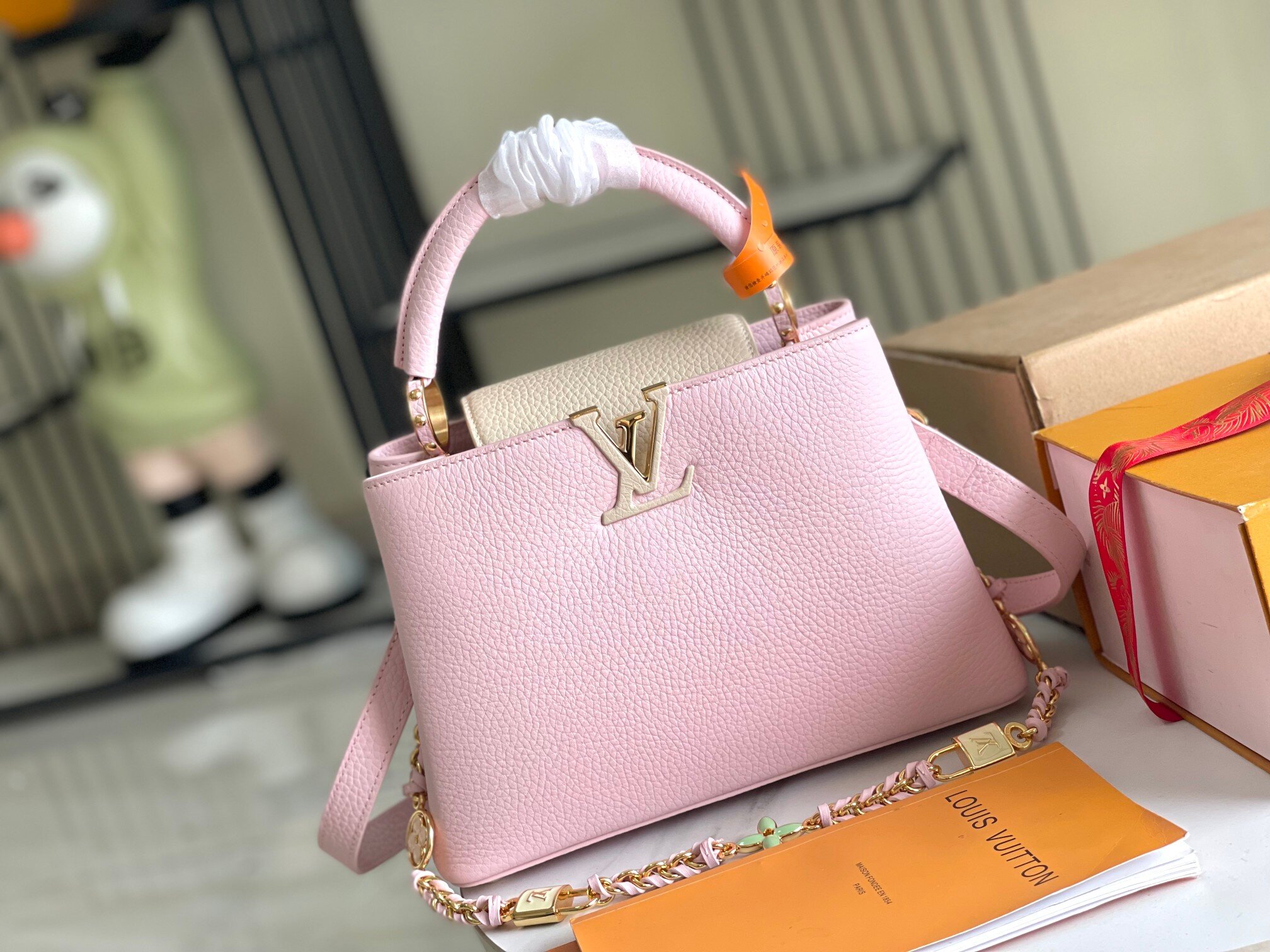 LV M23951